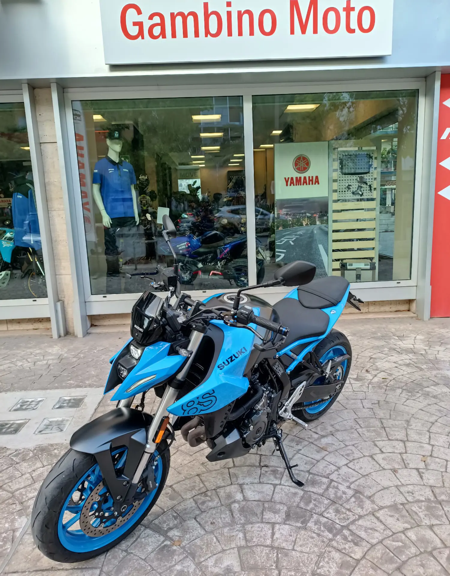 Suzuki GSX-8S Azzurra usata disponibile a PA