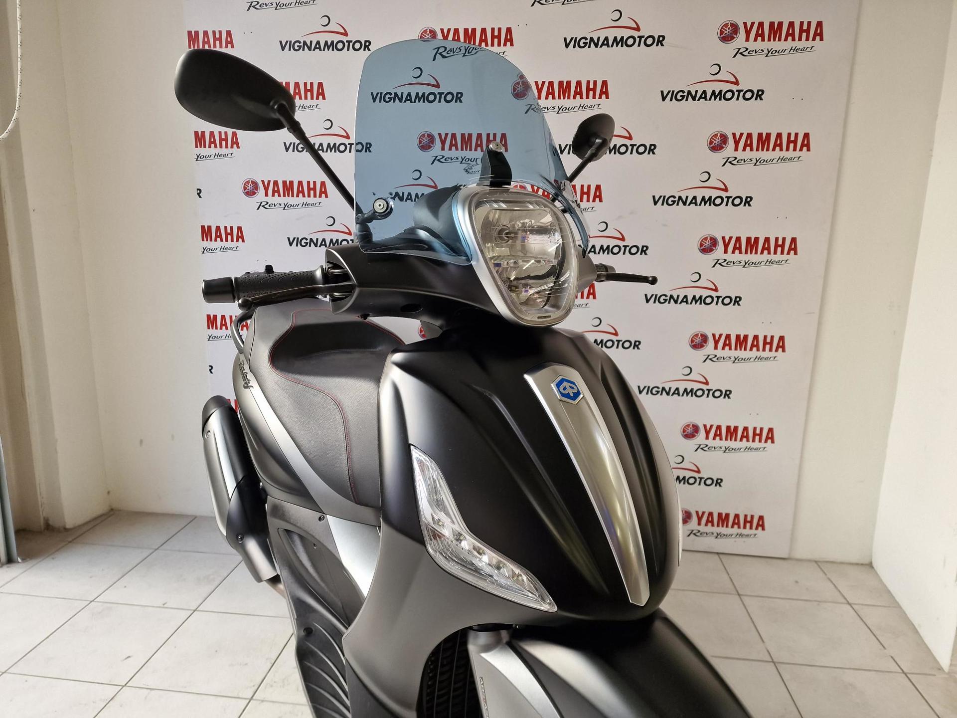 Piaggio Beverly 350 i.e ABS usata disponibile a AT