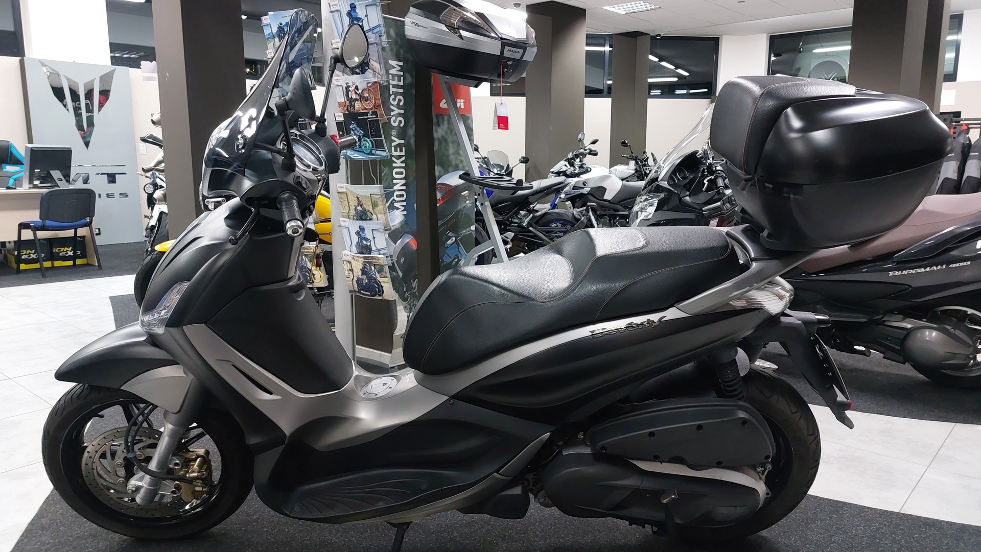 Piaggio Beverly 350 Sport Touring 2012 prezzo, scheda tecnica, dati, foto e  video 