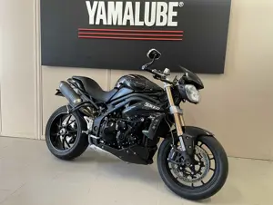TRIUMPH Speed Triple 1050  (1).jpg