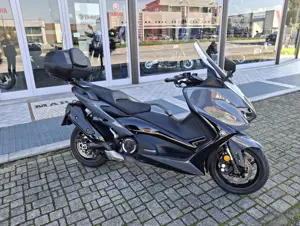 TMAX 560 TECH MAX POWER GREY 2022 5.jpg