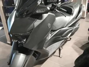 XMAX 1.jpg
