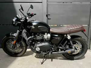 Bonneville T120 8.jpg