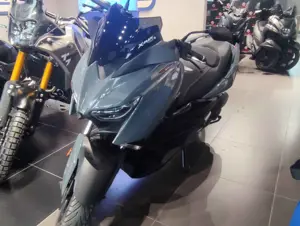 xmax 1.jpg