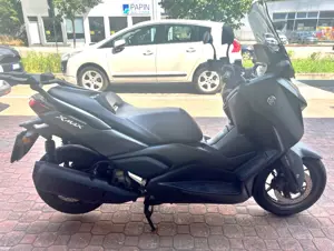 XMAX 1.jpg