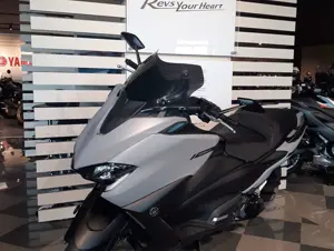 YAM T MAX 560 '21 GRIGIO (5).jpg