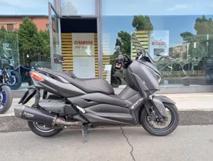 xmax8.jpg