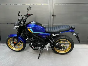 XSR 125 Blu 8.jpg