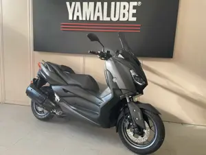 XMAX 300 COLUCCI  (1).jpg