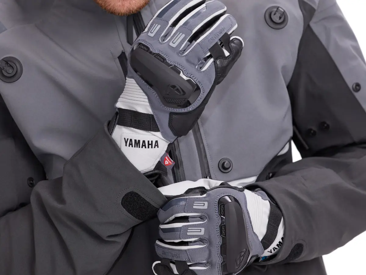 A25-STG01-F2-0L-25-mid-season-sport-tour-gloves-men-Studio-001.jpg