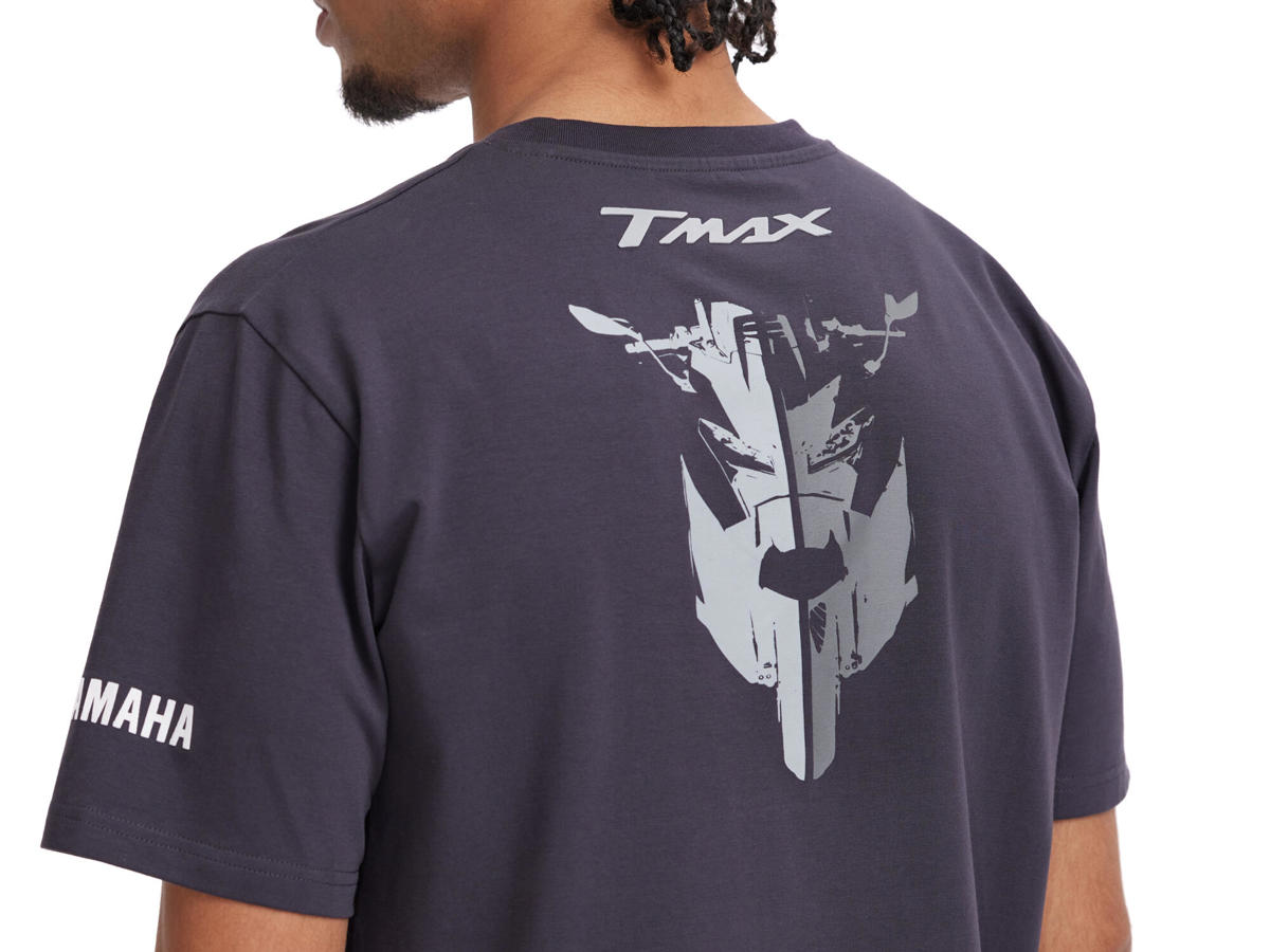 B25-SC106-B0-0L-Scooter-T-Max-T-shirt-men-Studio-005.jpg