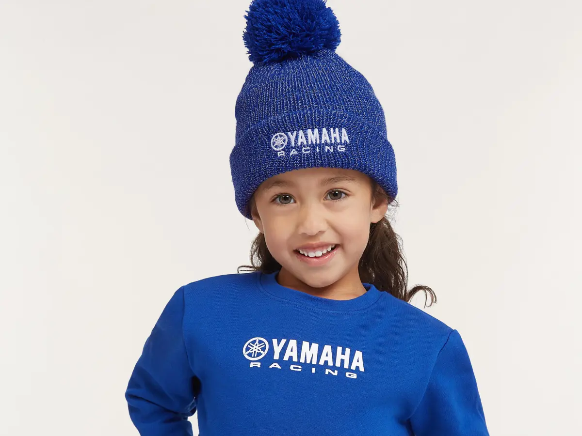 QMB-26FG6-E8-00-YAMAHA-RACING-ESSENTIAL-KIDS-BEANIE-EU-Studio-004.jpg