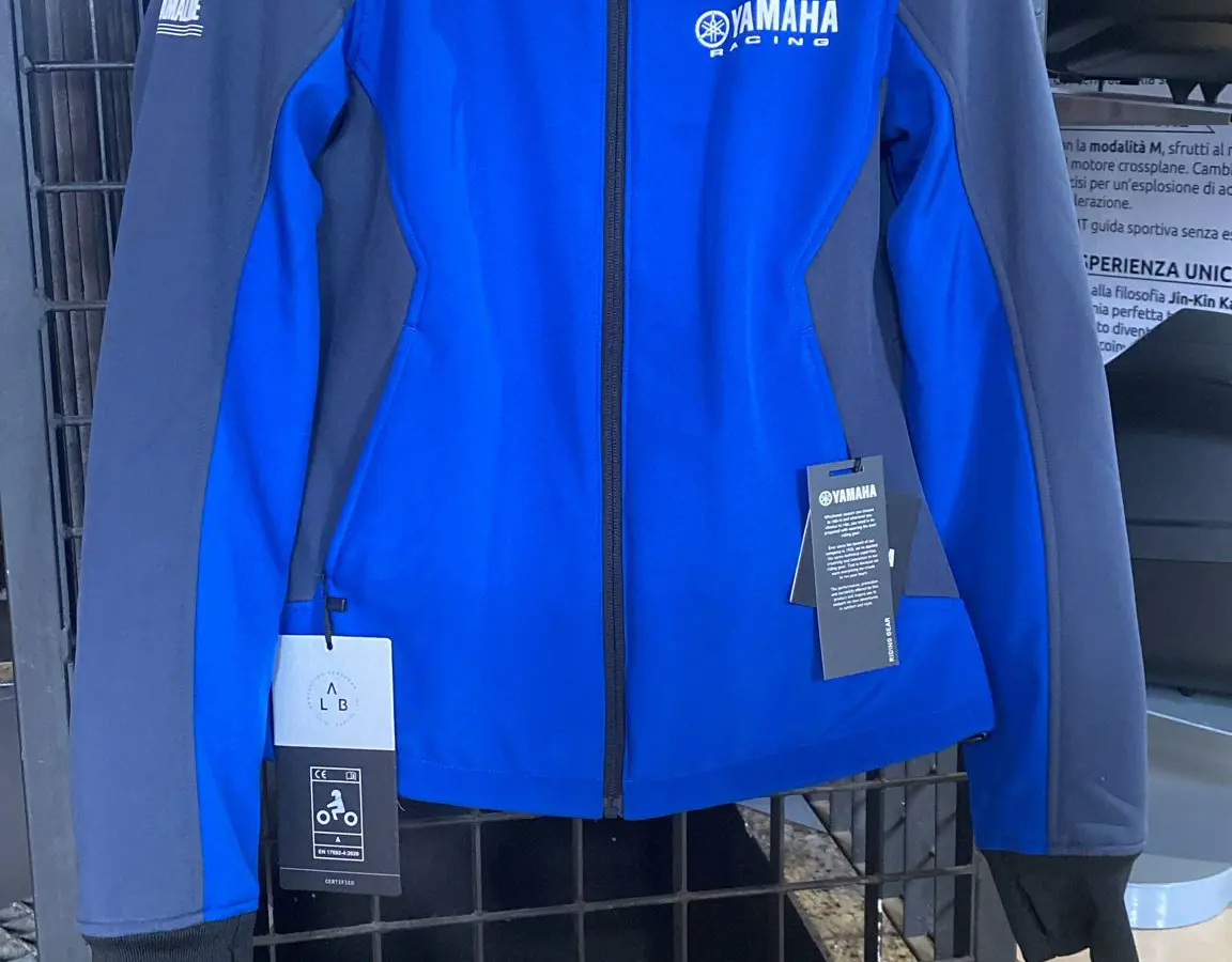 GIUBBINO DONNA 1.jpeg