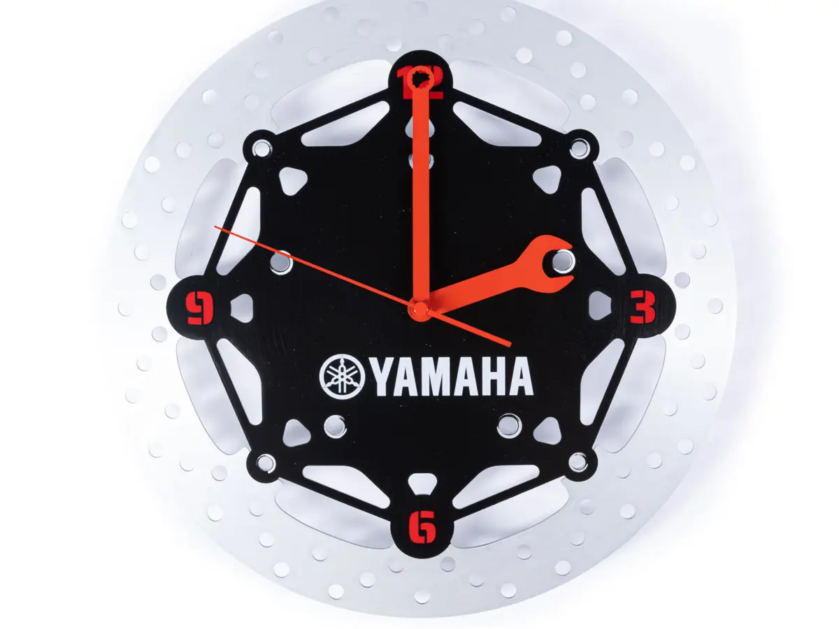 N23-TB005-M0-00-YAMAHA-BRAKEDISC-WALL-CLOCK-EU-Studio-002.jpg