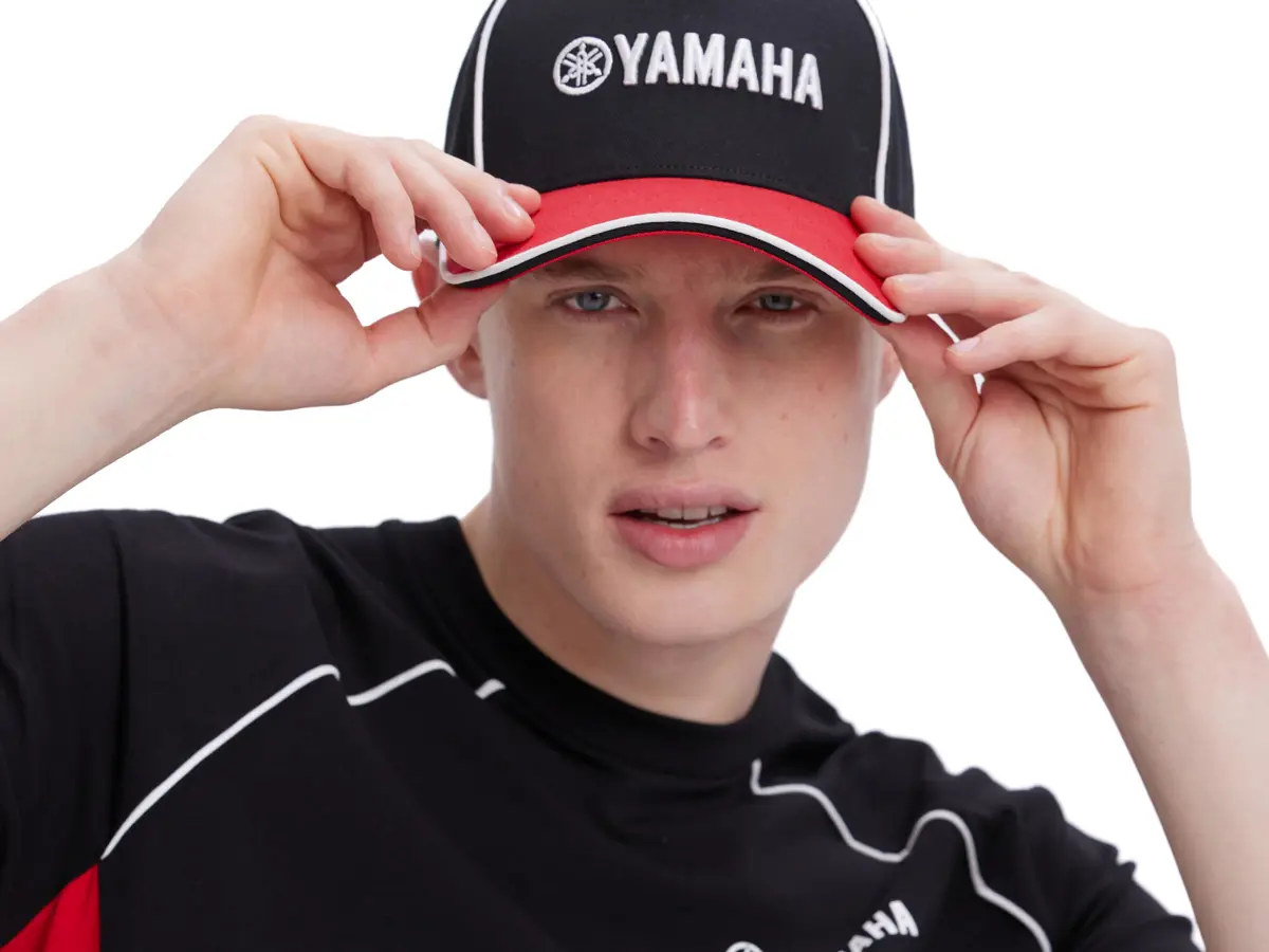 B25-RV311-B7-00-REVS-UNISEX-CAP-Studio-002.jpg
