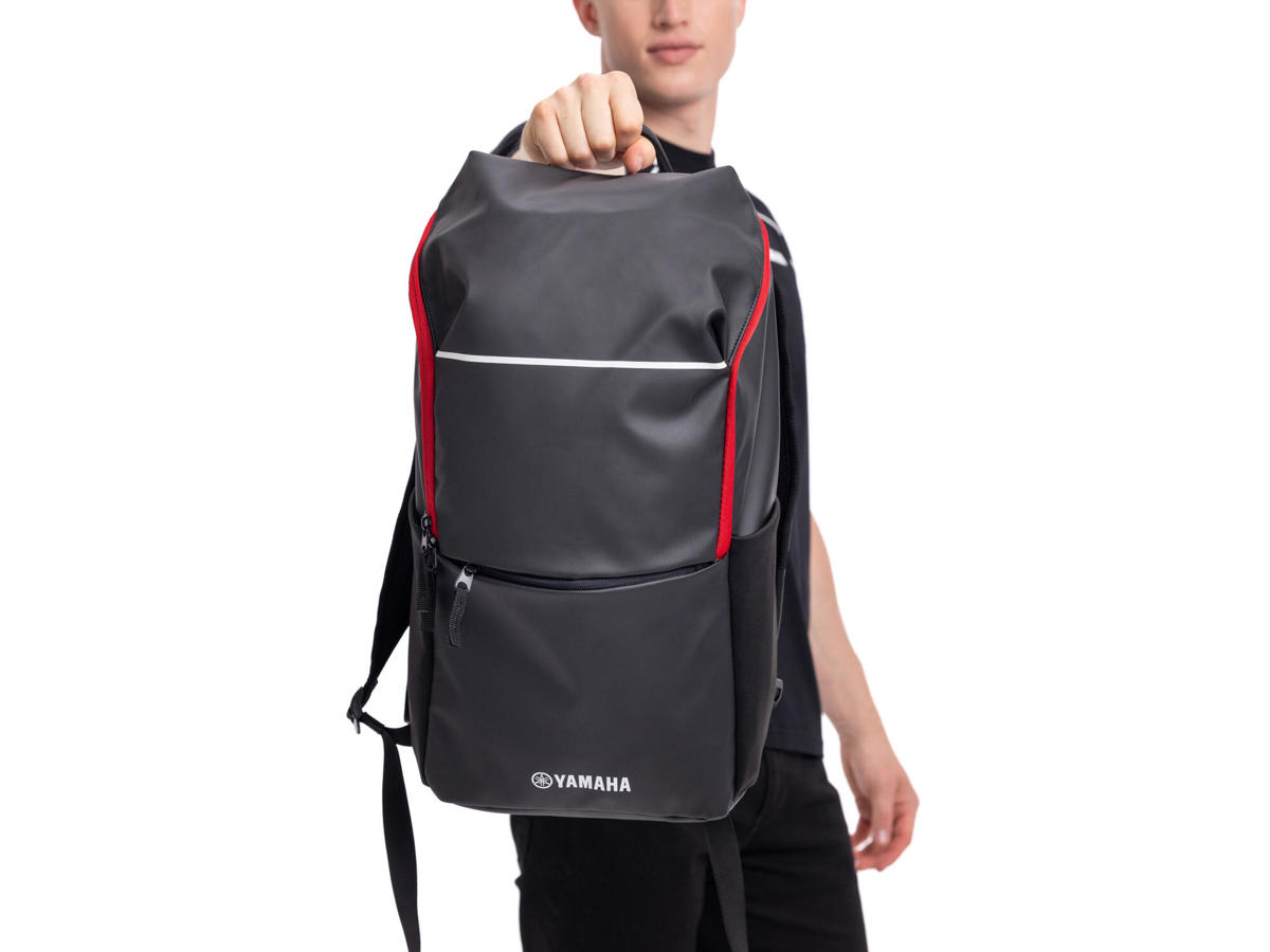 T25-RV002-B7-00-25-Revs-backpack-Jana-Studio-002.jpg