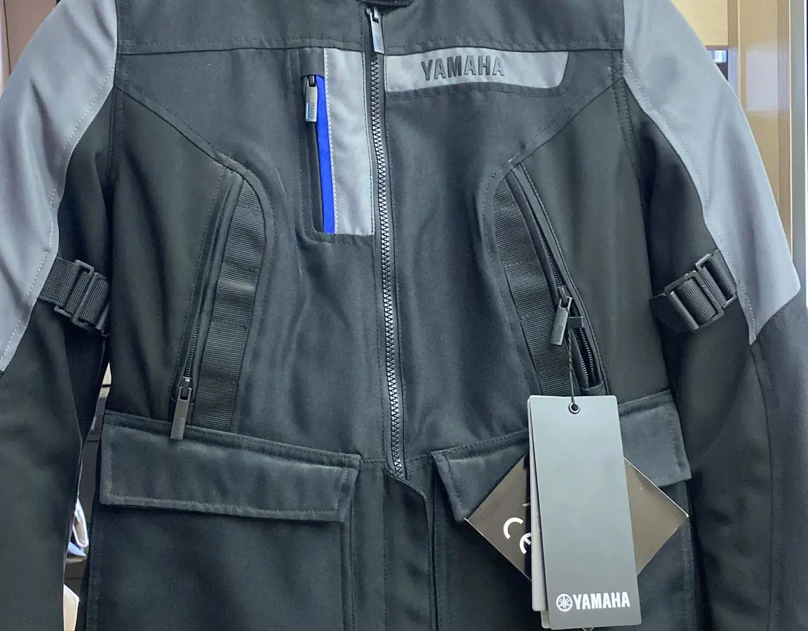 YAMAHA GRIGIO 1.jpeg