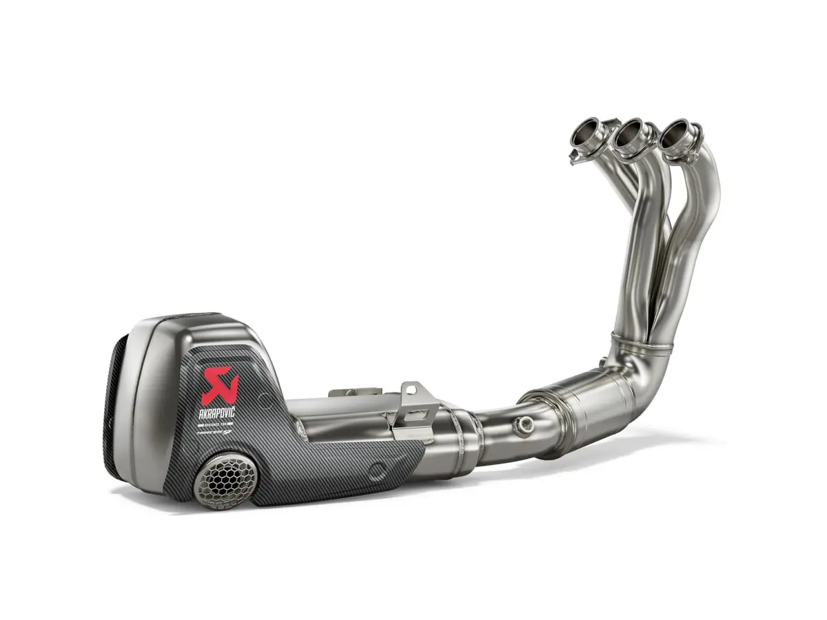 90798-32804-00-Akrapovic-full-system-Tracer9-EU-Studio-003.jpg