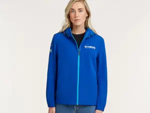 QMB-26FJ2-E0-0M-26-PB-TM-softshell-jacket-women-Kazuno-EU-Studio-001.jpg