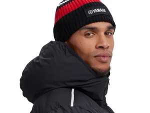 B25-RV321-B7-00-Revs-beanie-unisex-Studio-002.jpg