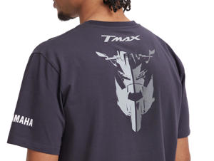 B25-SC106-B0-0L-Scooter-T-Max-T-shirt-men-Studio-005.jpg