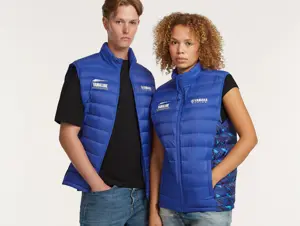 QMB-26321-E0-0L-26-PB-TM-bodywarmer-puffer-men-Bath-EU-Studio-001.jpg