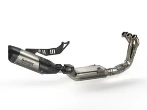 90798-32803-00-Akrapovic-full-system-Tracer9-Studio-001.jpg