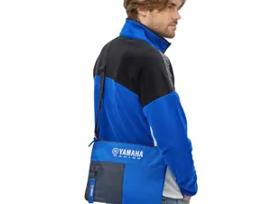 T24-JA004-E0-00-24-PB-messenger-bag-Studio-001.jpg