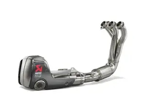 90798-32804-00-Akrapovic-full-system-Tracer9-EU-Studio-003.jpg
