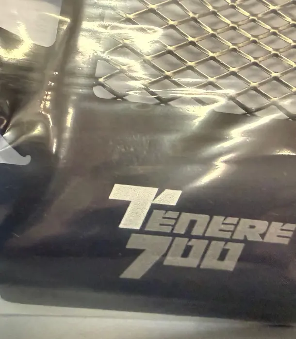 griglia-radiatore-per-tenere-700