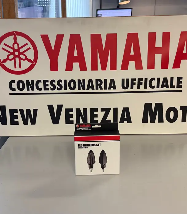 frecce-a-led-yamaha-arrow