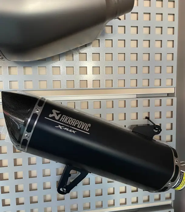 marmitta-slip-on-akrapovic-nera-per-xmax-300